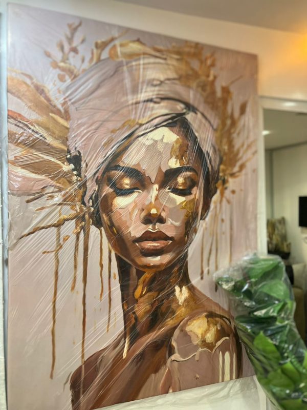 GOLD LADY FACE