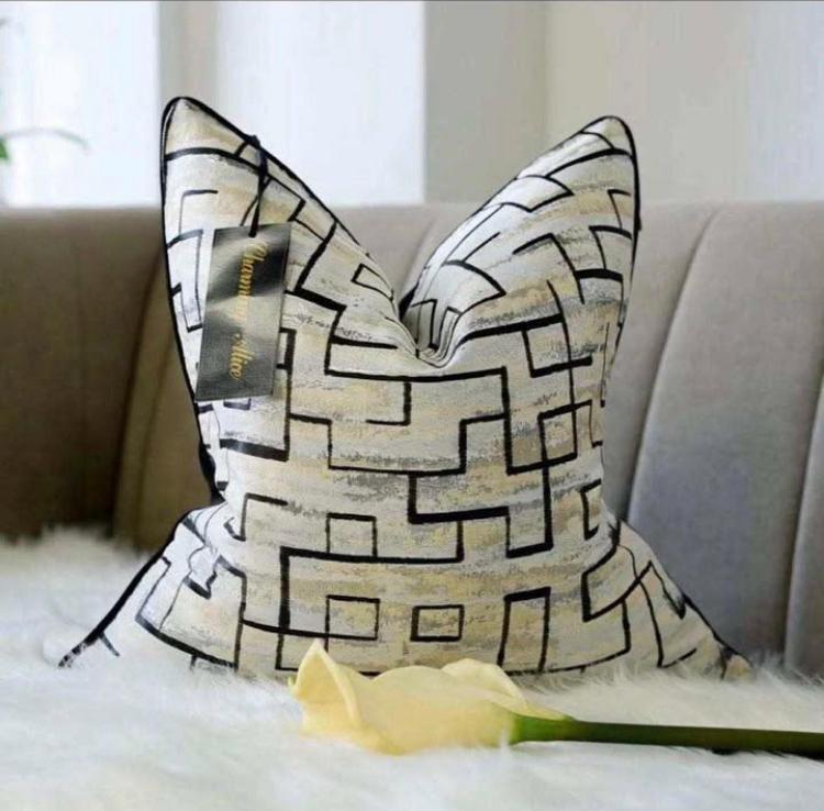 Black & White Brick